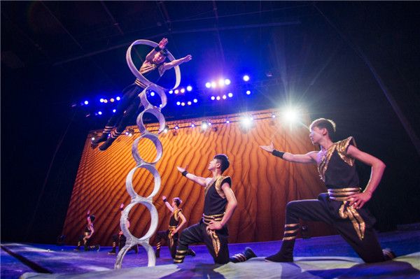 响沙湾,沙漠,度假地,景区,旅游,图片,照片,摄影,内蒙古响沙湾,内蒙古旅游,鄂尔多斯市旅游,莲花酒店,莲花度假酒店,莲沙度假岛,福沙度假岛,悦沙休闲岛,仙沙休闲岛,一粒沙度假村,在线预订,预定,旅行社,AAAAA,5A级旅游景区,库布齐,库布其沙漠,库布其旅游