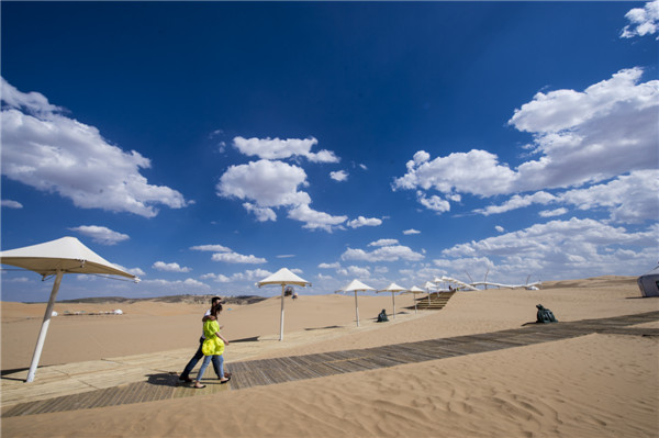 响沙湾,沙漠,度假地,景区,旅游,图片,照片,摄影,内蒙古响沙湾,内蒙古旅游,鄂尔多斯市旅游,莲花酒店,莲花度假酒店,莲沙度假岛,福沙度假岛,悦沙休闲岛,仙沙休闲岛,一粒沙度假村,在线预订,预定,旅行社,AAAAA,5A级旅游景区,库布齐,库布其沙漠,库布其旅游