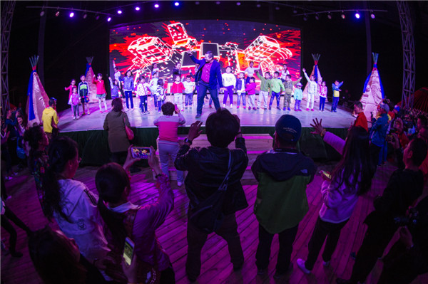 响沙湾,沙漠,度假地,景区,旅游,图片,照片,摄影,内蒙古响沙湾,内蒙古旅游,鄂尔多斯市旅游,莲花酒店,莲花度假酒店,莲沙度假岛,福沙度假岛,悦沙休闲岛,仙沙休闲岛,一粒沙度假村,在线预订,预定,旅行社,AAAAA,5A级旅游景区,库布齐,库布其沙漠,库布其旅游