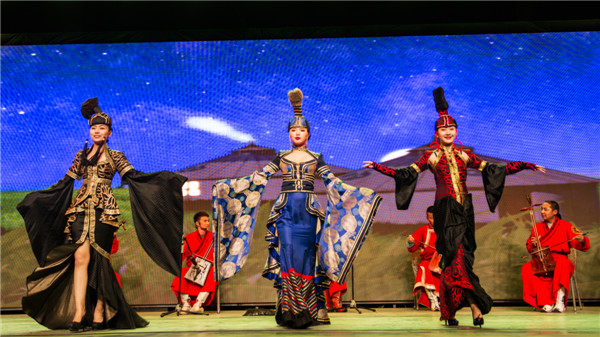 响沙湾,沙漠,度假地,景区,旅游,图片,照片,摄影,内蒙古响沙湾,内蒙古旅游,鄂尔多斯市旅游,莲花酒店,莲花度假酒店,莲沙度假岛,福沙度假岛,悦沙休闲岛,仙沙休闲岛,一粒沙度假村,在线预订,预定,旅行社,AAAAA,5A级旅游景区,库布齐,库布其沙漠,库布其旅游