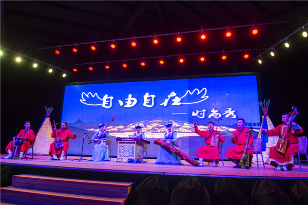 响沙湾,沙漠,度假地,景区,旅游,图片,照片,摄影,内蒙古响沙湾,内蒙古旅游,鄂尔多斯市旅游,莲花酒店,莲花度假酒店,莲沙度假岛,福沙度假岛,悦沙休闲岛,仙沙休闲岛,一粒沙度假村,在线预订,预定,旅行社,AAAAA,5A级旅游景区,库布齐,库布其沙漠,库布其旅游
