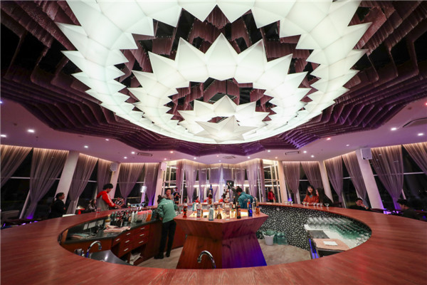 响沙湾,沙漠,度假地,景区,旅游,图片,照片,摄影,内蒙古响沙湾,内蒙古旅游,鄂尔多斯市旅游,莲花酒店,莲花度假酒店,莲沙度假岛,福沙度假岛,悦沙休闲岛,仙沙休闲岛,一粒沙度假村,在线预订,预定,旅行社,AAAAA,5A级旅游景区,库布齐,库布其沙漠,库布其旅游