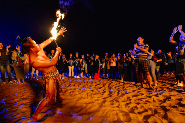 响沙湾,沙漠,度假地,景区,旅游,图片,照片,摄影,内蒙古响沙湾,内蒙古旅游,鄂尔多斯市旅游,莲花酒店,莲花度假酒店,莲沙度假岛,福沙度假岛,悦沙休闲岛,仙沙休闲岛,一粒沙度假村,在线预订,预定,旅行社,AAAAA,5A级旅游景区,库布齐,库布其沙漠,库布其旅游