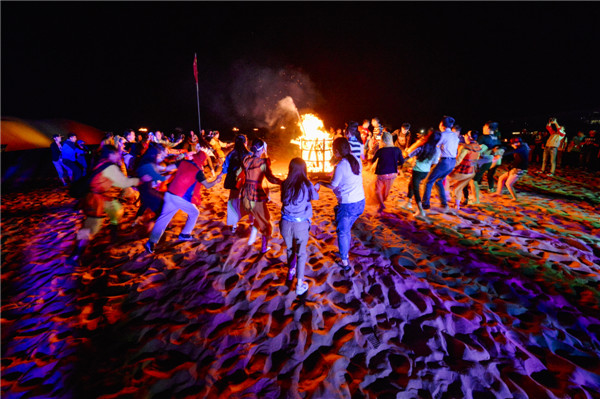 响沙湾,沙漠,度假地,景区,旅游,图片,照片,摄影,内蒙古响沙湾,内蒙古旅游,鄂尔多斯市旅游,莲花酒店,莲花度假酒店,莲沙度假岛,福沙度假岛,悦沙休闲岛,仙沙休闲岛,一粒沙度假村,在线预订,预定,旅行社,AAAAA,5A级旅游景区,库布齐,库布其沙漠,库布其旅游