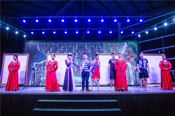 响沙湾,沙漠,度假地,景区,旅游,图片,照片,摄影,内蒙古响沙湾,内蒙古旅游,鄂尔多斯市旅游,莲花酒店,莲花度假酒店,莲沙度假岛,福沙度假岛,悦沙休闲岛,仙沙休闲岛,一粒沙度假村,在线预订,预定,旅行社,AAAAA,5A级旅游景区,库布齐,库布其沙漠,库布其旅游