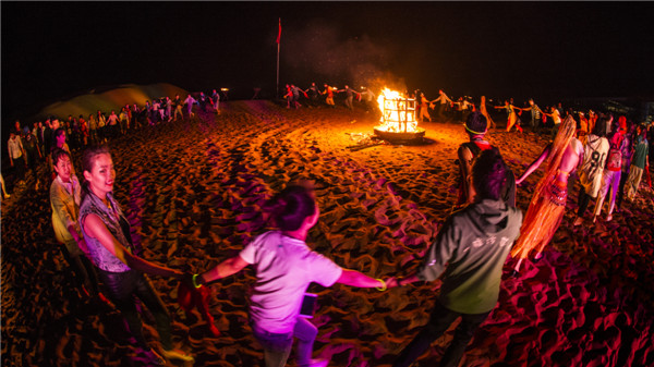 响沙湾,沙漠,度假地,景区,旅游,图片,照片,摄影,内蒙古响沙湾,内蒙古旅游,鄂尔多斯市旅游,莲花酒店,莲花度假酒店,莲沙度假岛,福沙度假岛,悦沙休闲岛,仙沙休闲岛,一粒沙度假村,在线预订,预定,旅行社,AAAAA,5A级旅游景区,库布齐,库布其沙漠,库布其旅游