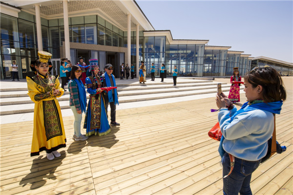 响沙湾,沙漠,度假地,景区,旅游,图片,照片,摄影,内蒙古响沙湾,内蒙古旅游,鄂尔多斯市旅游,莲花酒店,莲花度假酒店,莲沙度假岛,福沙度假岛,悦沙休闲岛,仙沙休闲岛,一粒沙度假村,在线预订,预定,旅行社,AAAAA,5A级旅游景区,库布齐,库布其沙漠,库布其旅游