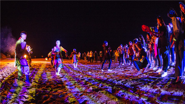 响沙湾,沙漠,度假地,景区,旅游,图片,照片,摄影,内蒙古响沙湾,内蒙古旅游,鄂尔多斯市旅游,莲花酒店,莲花度假酒店,莲沙度假岛,福沙度假岛,悦沙休闲岛,仙沙休闲岛,一粒沙度假村,在线预订,预定,旅行社,AAAAA,5A级旅游景区,库布齐,库布其沙漠,库布其旅游