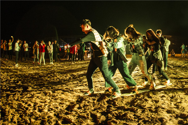 响沙湾,沙漠,度假地,景区,旅游,图片,照片,摄影,内蒙古响沙湾,内蒙古旅游,鄂尔多斯市旅游,莲花酒店,莲花度假酒店,莲沙度假岛,福沙度假岛,悦沙休闲岛,仙沙休闲岛,一粒沙度假村,在线预订,预定,旅行社,AAAAA,5A级旅游景区,库布齐,库布其沙漠,库布其旅游