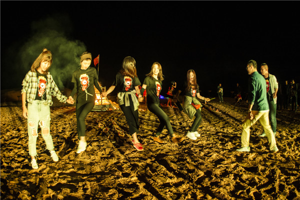 响沙湾,沙漠,度假地,景区,旅游,图片,照片,摄影,内蒙古响沙湾,内蒙古旅游,鄂尔多斯市旅游,莲花酒店,莲花度假酒店,莲沙度假岛,福沙度假岛,悦沙休闲岛,仙沙休闲岛,一粒沙度假村,在线预订,预定,旅行社,AAAAA,5A级旅游景区,库布齐,库布其沙漠,库布其旅游