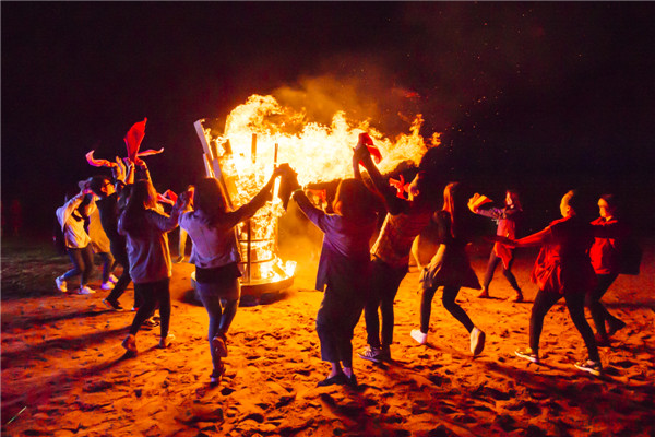 响沙湾,沙漠,度假地,景区,旅游,图片,照片,摄影,内蒙古响沙湾,内蒙古旅游,鄂尔多斯市旅游,莲花酒店,莲花度假酒店,莲沙度假岛,福沙度假岛,悦沙休闲岛,仙沙休闲岛,一粒沙度假村,在线预订,预定,旅行社,AAAAA,5A级旅游景区,库布齐,库布其沙漠,库布其旅游
