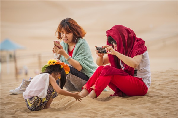 响沙湾,沙漠,度假地,景区,旅游,图片,照片,摄影,内蒙古响沙湾,内蒙古旅游,鄂尔多斯市旅游,莲花酒店,莲花度假酒店,莲沙度假岛,福沙度假岛,悦沙休闲岛,仙沙休闲岛,一粒沙度假村,在线预订,预定,旅行社,AAAAA,5A级旅游景区,库布齐,库布其沙漠,库布其旅游