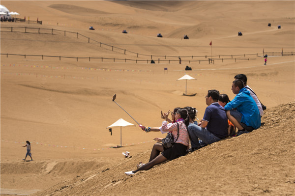 响沙湾,沙漠,度假地,景区,旅游,图片,照片,摄影,内蒙古响沙湾,内蒙古旅游,鄂尔多斯市旅游,莲花酒店,莲花度假酒店,莲沙度假岛,福沙度假岛,悦沙休闲岛,仙沙休闲岛,一粒沙度假村,在线预订,预定,旅行社,AAAAA,5A级旅游景区,库布齐,库布其沙漠,库布其旅游