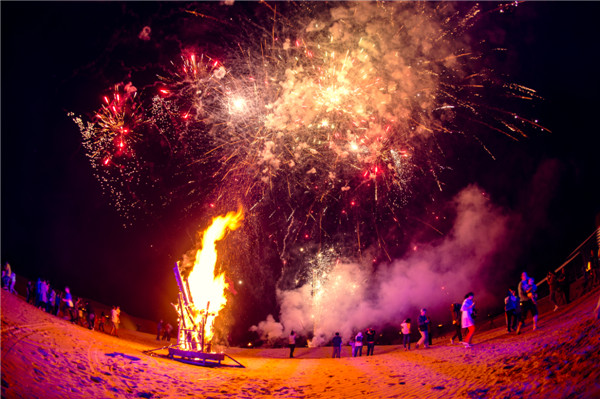 响沙湾,沙漠,度假地,景区,旅游,图片,照片,摄影,内蒙古响沙湾,内蒙古旅游,鄂尔多斯市旅游,莲花酒店,莲花度假酒店,莲沙度假岛,福沙度假岛,悦沙休闲岛,仙沙休闲岛,一粒沙度假村,在线预订,预定,旅行社,AAAAA,5A级旅游景区,库布齐,库布其沙漠,库布其旅游
