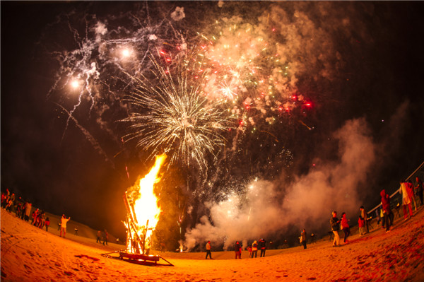 响沙湾,沙漠,度假地,景区,旅游,图片,照片,摄影,内蒙古响沙湾,内蒙古旅游,鄂尔多斯市旅游,莲花酒店,莲花度假酒店,莲沙度假岛,福沙度假岛,悦沙休闲岛,仙沙休闲岛,一粒沙度假村,在线预订,预定,旅行社,AAAAA,5A级旅游景区,库布齐,库布其沙漠,库布其旅游