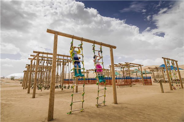 响沙湾,沙漠,度假地,景区,旅游,图片,照片,摄影,内蒙古响沙湾,内蒙古旅游,鄂尔多斯市旅游,莲花酒店,莲花度假酒店,莲沙度假岛,福沙度假岛,悦沙休闲岛,仙沙休闲岛,一粒沙度假村,在线预订,预定,旅行社,AAAAA,5A级旅游景区,库布齐,库布其沙漠,库布其旅游