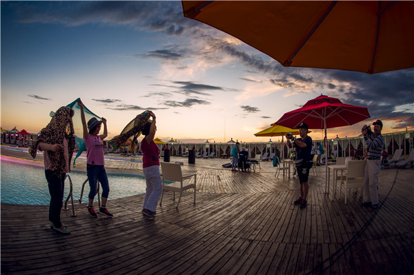 响沙湾,沙漠,度假地,景区,旅游,图片,照片,摄影,内蒙古响沙湾,内蒙古旅游,鄂尔多斯市旅游,莲花酒店,莲花度假酒店,莲沙度假岛,福沙度假岛,悦沙休闲岛,仙沙休闲岛,一粒沙度假村,在线预订,预定,旅行社,AAAAA,5A级旅游景区,库布齐,库布其沙漠,库布其旅游