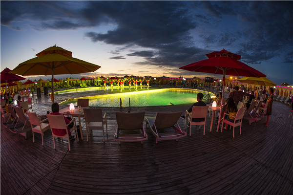 响沙湾,沙漠,度假地,景区,旅游,图片,照片,摄影,内蒙古响沙湾,内蒙古旅游,鄂尔多斯市旅游,莲花酒店,莲花度假酒店,莲沙度假岛,福沙度假岛,悦沙休闲岛,仙沙休闲岛,一粒沙度假村,在线预订,预定,旅行社,AAAAA,5A级旅游景区,库布齐,库布其沙漠,库布其旅游