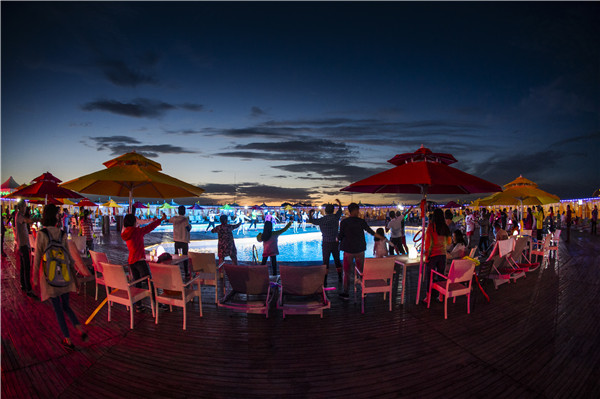 响沙湾,沙漠,度假地,景区,旅游,图片,照片,摄影,内蒙古响沙湾,内蒙古旅游,鄂尔多斯市旅游,莲花酒店,莲花度假酒店,莲沙度假岛,福沙度假岛,悦沙休闲岛,仙沙休闲岛,一粒沙度假村,在线预订,预定,旅行社,AAAAA,5A级旅游景区,库布齐,库布其沙漠,库布其旅游