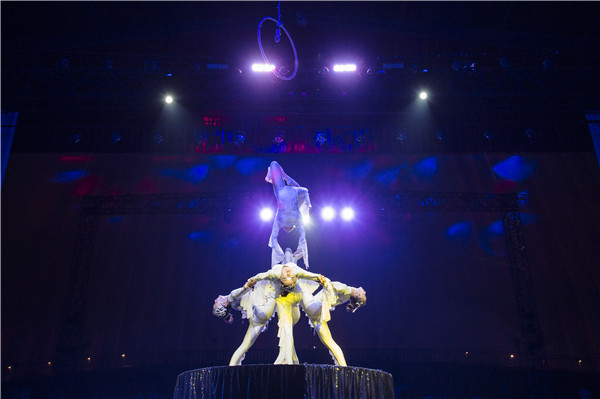 响沙湾,沙漠,度假地,景区,旅游,图片,照片,摄影,内蒙古响沙湾,内蒙古旅游,鄂尔多斯市旅游,莲花酒店,莲花度假酒店,莲沙度假岛,福沙度假岛,悦沙休闲岛,仙沙休闲岛,一粒沙度假村,在线预订,预定,旅行社,AAAAA,5A级旅游景区,库布齐,库布其沙漠,库布其旅游