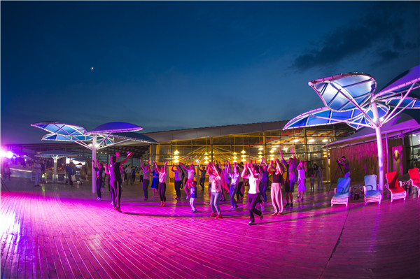 响沙湾,沙漠,度假地,景区,旅游,图片,照片,摄影,内蒙古响沙湾,内蒙古旅游,鄂尔多斯市旅游,莲花酒店,莲花度假酒店,莲沙度假岛,福沙度假岛,悦沙休闲岛,仙沙休闲岛,一粒沙度假村,在线预订,预定,旅行社,AAAAA,5A级旅游景区,库布齐,库布其沙漠,库布其旅游