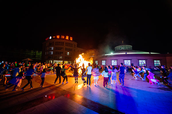 响沙湾,沙漠,度假地,景区,旅游,图片,照片,摄影,内蒙古响沙湾,内蒙古旅游,鄂尔多斯市旅游,莲花酒店,莲花度假酒店,莲沙度假岛,福沙度假岛,悦沙休闲岛,仙沙休闲岛,一粒沙度假村,在线预订,预定,旅行社,AAAAA,5A级旅游景区,库布齐,库布其沙漠,库布其旅游