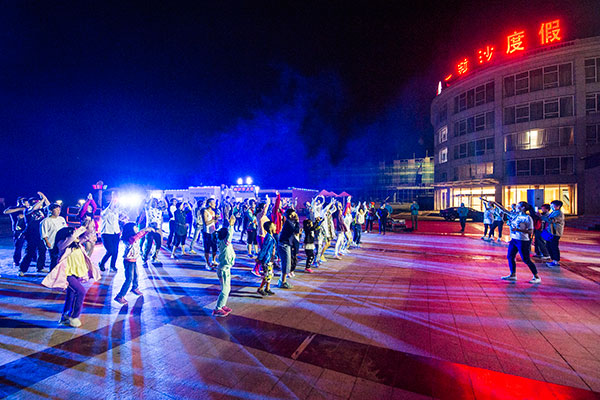 响沙湾,沙漠,度假地,景区,旅游,图片,照片,摄影,内蒙古响沙湾,内蒙古旅游,鄂尔多斯市旅游,莲花酒店,莲花度假酒店,莲沙度假岛,福沙度假岛,悦沙休闲岛,仙沙休闲岛,一粒沙度假村,在线预订,预定,旅行社,AAAAA,5A级旅游景区,库布齐,库布其沙漠,库布其旅游