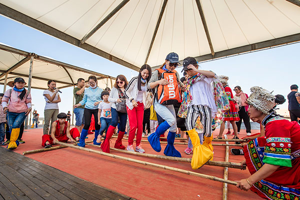 响沙湾,沙漠,度假地,景区,旅游,图片,照片,摄影,内蒙古响沙湾,内蒙古旅游,鄂尔多斯市旅游,莲花酒店,莲花度假酒店,莲沙度假岛,福沙度假岛,悦沙休闲岛,仙沙休闲岛,一粒沙度假村,在线预订,预定,旅行社,AAAAA,5A级旅游景区,库布齐,库布其沙漠,库布其旅游