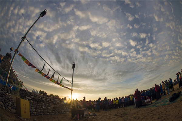 响沙湾,沙漠,度假地,景区,旅游,图片,照片,摄影,内蒙古响沙湾,内蒙古旅游,鄂尔多斯市旅游,莲花酒店,莲花度假酒店,莲沙度假岛,福沙度假岛,悦沙休闲岛,仙沙休闲岛,一粒沙度假村,在线预订,预定,旅行社,AAAAA,5A级旅游景区,库布齐,库布其沙漠,库布其旅游