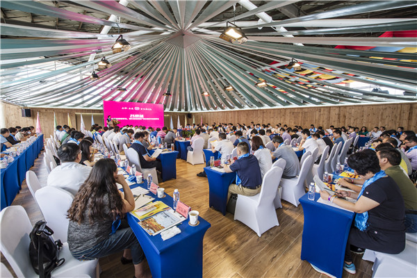 响沙湾,沙漠,度假地,景区,旅游,图片,照片,摄影,内蒙古响沙湾,内蒙古旅游,鄂尔多斯市旅游,莲花酒店,莲花度假酒店,莲沙度假岛,福沙度假岛,悦沙休闲岛,仙沙休闲岛,一粒沙度假村,在线预订,预定,旅行社,AAAAA,5A级旅游景区,库布齐,库布其沙漠,库布其旅游