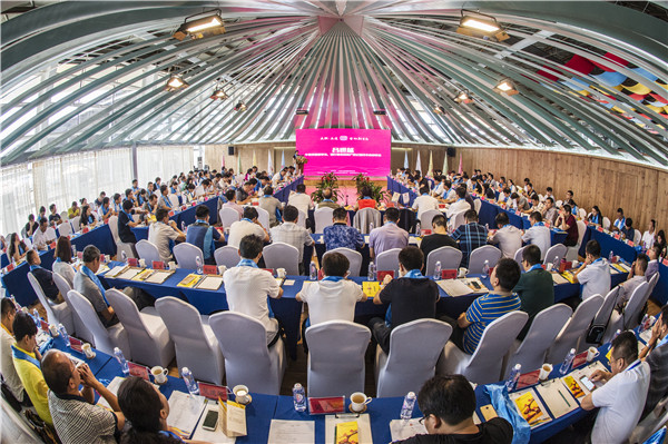 响沙湾,沙漠,度假地,景区,旅游,图片,照片,摄影,内蒙古响沙湾,内蒙古旅游,鄂尔多斯市旅游,莲花酒店,莲花度假酒店,莲沙度假岛,福沙度假岛,悦沙休闲岛,仙沙休闲岛,一粒沙度假村,在线预订,预定,旅行社,AAAAA,5A级旅游景区,库布齐,库布其沙漠,库布其旅游