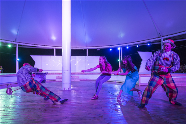 响沙湾,沙漠,度假地,景区,旅游,图片,照片,摄影,内蒙古响沙湾,内蒙古旅游,鄂尔多斯市旅游,莲花酒店,莲花度假酒店,莲沙度假岛,福沙度假岛,悦沙休闲岛,仙沙休闲岛,一粒沙度假村,在线预订,预定,旅行社,AAAAA,5A级旅游景区,库布齐,库布其沙漠,库布其旅游