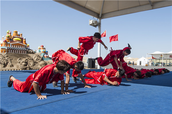 响沙湾,沙漠,度假地,景区,旅游,图片,照片,摄影,内蒙古响沙湾,内蒙古旅游,鄂尔多斯市旅游,莲花酒店,莲花度假酒店,莲沙度假岛,福沙度假岛,悦沙休闲岛,仙沙休闲岛,一粒沙度假村,在线预订,预定,旅行社,AAAAA,5A级旅游景区,库布齐,库布其沙漠,库布其旅游