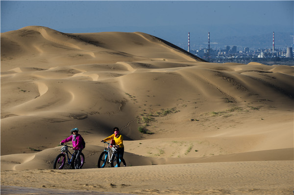 响沙湾,沙漠,度假地,景区,旅游,图片,照片,摄影,内蒙古响沙湾,内蒙古旅游,鄂尔多斯市旅游,莲花酒店,莲花度假酒店,莲沙度假岛,福沙度假岛,悦沙休闲岛,仙沙休闲岛,一粒沙度假村,在线预订,预定,旅行社,AAAAA,5A级旅游景区,库布齐,库布其沙漠,库布其旅游