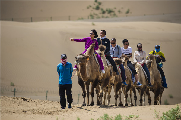 响沙湾,沙漠,度假地,景区,旅游,图片,照片,摄影,内蒙古响沙湾,内蒙古旅游,鄂尔多斯市旅游,莲花酒店,莲花度假酒店,莲沙度假岛,福沙度假岛,悦沙休闲岛,仙沙休闲岛,一粒沙度假村,在线预订,预定,旅行社,AAAAA,5A级旅游景区,库布齐,库布其沙漠,库布其旅游