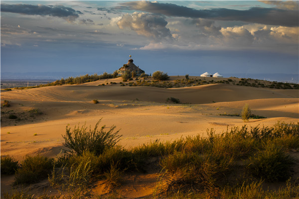 响沙湾,沙漠,度假地,景区,旅游,图片,照片,摄影,内蒙古响沙湾,内蒙古旅游,鄂尔多斯市旅游,莲花酒店,莲花度假酒店,莲沙度假岛,福沙度假岛,悦沙休闲岛,仙沙休闲岛,一粒沙度假村,在线预订,预定,旅行社,AAAAA,5A级旅游景区,库布齐,库布其沙漠,库布其旅游