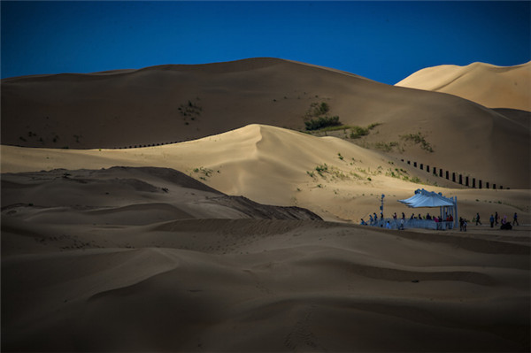 响沙湾,沙漠,度假地,景区,旅游,图片,照片,摄影,内蒙古响沙湾,内蒙古旅游,鄂尔多斯市旅游,莲花酒店,莲花度假酒店,莲沙度假岛,福沙度假岛,悦沙休闲岛,仙沙休闲岛,一粒沙度假村,在线预订,预定,旅行社,AAAAA,5A级旅游景区,库布齐,库布其沙漠,库布其旅游