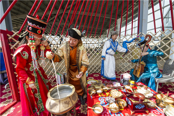 响沙湾,沙漠,度假地,景区,旅游,图片,照片,摄影,内蒙古响沙湾,内蒙古旅游,鄂尔多斯市旅游,莲花酒店,莲花度假酒店,莲沙度假岛,福沙度假岛,悦沙休闲岛,仙沙休闲岛,一粒沙度假村,在线预订,预定,旅行社,AAAAA,5A级旅游景区,库布齐,库布其沙漠,库布其旅游