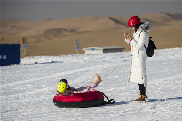 响沙湾,沙漠,度假地,景区,旅游,图片,照片,摄影,内蒙古响沙湾,内蒙古旅游,鄂尔多斯市旅游,莲花酒店,莲花度假酒店,莲沙度假岛,福沙度假岛,悦沙休闲岛,仙沙休闲岛,一粒沙度假村,在线预订,预定,旅行社,AAAAA,5A级旅游景区,库布齐,库布其沙漠,库布其旅游