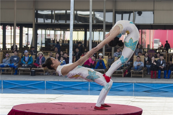 响沙湾,沙漠,度假地,景区,旅游,图片,照片,摄影,内蒙古响沙湾,内蒙古旅游,鄂尔多斯市旅游,莲花酒店,莲花度假酒店,莲沙度假岛,福沙度假岛,悦沙休闲岛,仙沙休闲岛,一粒沙度假村,在线预订,预定,旅行社,AAAAA,5A级旅游景区,库布齐,库布其沙漠,库布其旅游