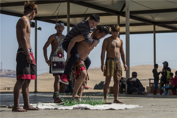 响沙湾,沙漠,度假地,景区,旅游,图片,照片,摄影,内蒙古响沙湾,内蒙古旅游,鄂尔多斯市旅游,莲花酒店,莲花度假酒店,莲沙度假岛,福沙度假岛,悦沙休闲岛,仙沙休闲岛,一粒沙度假村,在线预订,预定,旅行社,AAAAA,5A级旅游景区,库布齐,库布其沙漠,库布其旅游