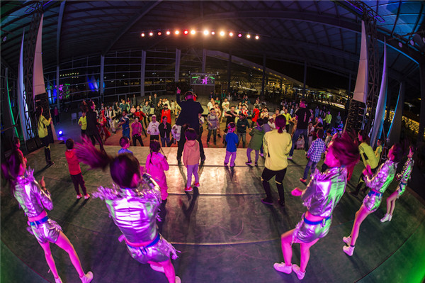 响沙湾,沙漠,度假地,景区,旅游,图片,照片,摄影,内蒙古响沙湾,内蒙古旅游,鄂尔多斯市旅游,莲花酒店,莲花度假酒店,莲沙度假岛,福沙度假岛,悦沙休闲岛,仙沙休闲岛,一粒沙度假村,在线预订,预定,旅行社,AAAAA,5A级旅游景区,库布齐,库布其沙漠,库布其旅游