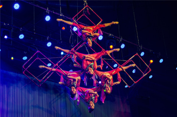 响沙湾,沙漠,度假地,景区,旅游,图片,照片,摄影,内蒙古响沙湾,内蒙古旅游,鄂尔多斯市旅游,莲花酒店,莲花度假酒店,莲沙度假岛,福沙度假岛,悦沙休闲岛,仙沙休闲岛,一粒沙度假村,在线预订,预定,旅行社,AAAAA,5A级旅游景区,库布齐,库布其沙漠,库布其旅游