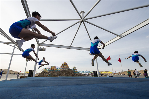 响沙湾,沙漠,度假地,景区,旅游,图片,照片,摄影,内蒙古响沙湾,内蒙古旅游,鄂尔多斯市旅游,莲花酒店,莲花度假酒店,莲沙度假岛,福沙度假岛,悦沙休闲岛,仙沙休闲岛,一粒沙度假村,在线预订,预定,旅行社,AAAAA,5A级旅游景区,库布齐,库布其沙漠,库布其旅游