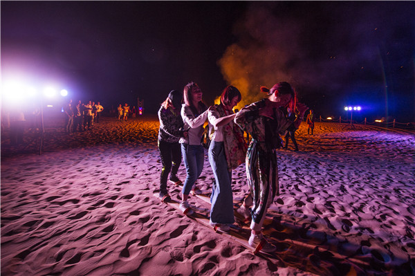 响沙湾,沙漠,度假地,景区,旅游,图片,照片,摄影,内蒙古响沙湾,内蒙古旅游,鄂尔多斯市旅游,莲花酒店,莲花度假酒店,莲沙度假岛,福沙度假岛,悦沙休闲岛,仙沙休闲岛,一粒沙度假村,在线预订,预定,旅行社,AAAAA,5A级旅游景区,库布齐,库布其沙漠,库布其旅游