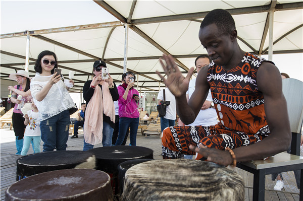 响沙湾,沙漠,度假地,景区,旅游,图片,照片,摄影,内蒙古响沙湾,内蒙古旅游,鄂尔多斯市旅游,莲花酒店,莲花度假酒店,莲沙度假岛,福沙度假岛,悦沙休闲岛,仙沙休闲岛,一粒沙度假村,在线预订,预定,旅行社,AAAAA,5A级旅游景区,库布齐,库布其沙漠,库布其旅游
