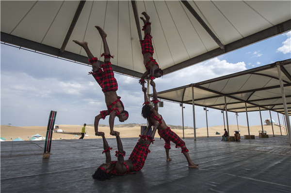 响沙湾,沙漠,度假地,景区,旅游,图片,照片,摄影,内蒙古响沙湾,内蒙古旅游,鄂尔多斯市旅游,莲花酒店,莲花度假酒店,莲沙度假岛,福沙度假岛,悦沙休闲岛,仙沙休闲岛,一粒沙度假村,在线预订,预定,旅行社,AAAAA,5A级旅游景区,库布齐,库布其沙漠,库布其旅游