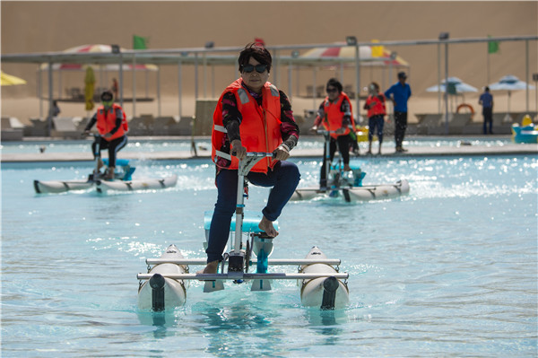 响沙湾,沙漠,度假地,景区,旅游,图片,照片,摄影,内蒙古响沙湾,内蒙古旅游,鄂尔多斯市旅游,莲花酒店,莲花度假酒店,莲沙度假岛,福沙度假岛,悦沙休闲岛,仙沙休闲岛,一粒沙度假村,在线预订,预定,旅行社,AAAAA,5A级旅游景区,库布齐,库布其沙漠,库布其旅游