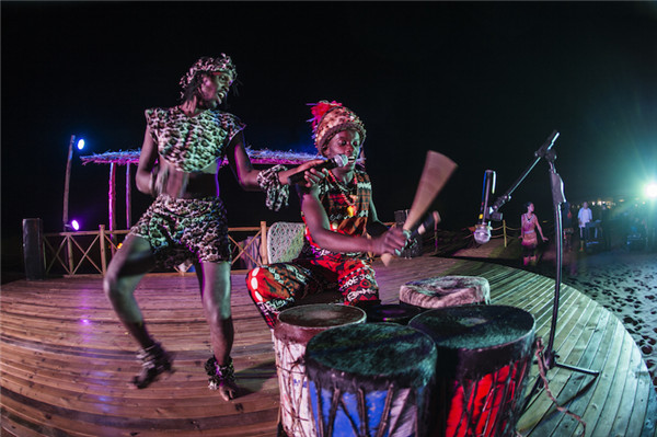 响沙湾,沙漠,度假地,景区,旅游,图片,照片,摄影,内蒙古响沙湾,内蒙古旅游,鄂尔多斯市旅游,莲花酒店,莲花度假酒店,莲沙度假岛,福沙度假岛,悦沙休闲岛,仙沙休闲岛,一粒沙度假村,在线预订,预定,旅行社,AAAAA,5A级旅游景区,库布齐,库布其沙漠,库布其旅游