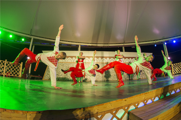 响沙湾,沙漠,度假地,景区,旅游,图片,照片,摄影,内蒙古响沙湾,内蒙古旅游,鄂尔多斯市旅游,莲花酒店,莲花度假酒店,莲沙度假岛,福沙度假岛,悦沙休闲岛,仙沙休闲岛,一粒沙度假村,在线预订,预定,旅行社,AAAAA,5A级旅游景区,库布齐,库布其沙漠,库布其旅游